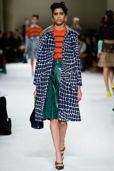 Look 9